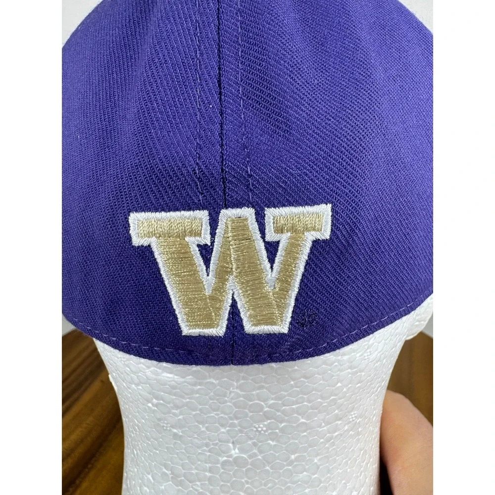 Nike Washington Huskies Verbiage Swoosh Flex DNA Purple Classic‎ 99 Hat